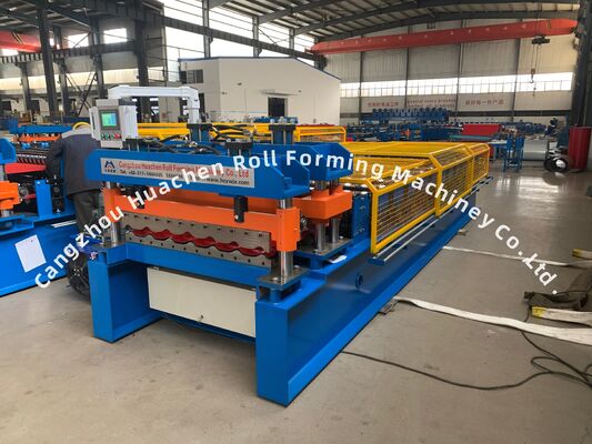 12 Stations Glazed Tile Roll Forming Machine pour des tôles en acier de 0,3-0,6 mm d'épaisseur avec chaîne de roulement