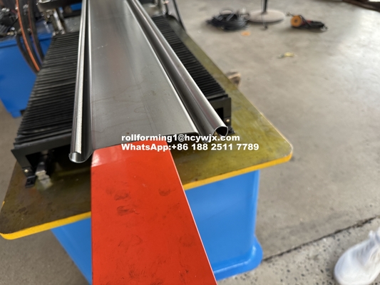6.5mx1mx1.4m Machine de formage à rouleaux de porte à rouleaux pour profils personnalisés et largeur variable