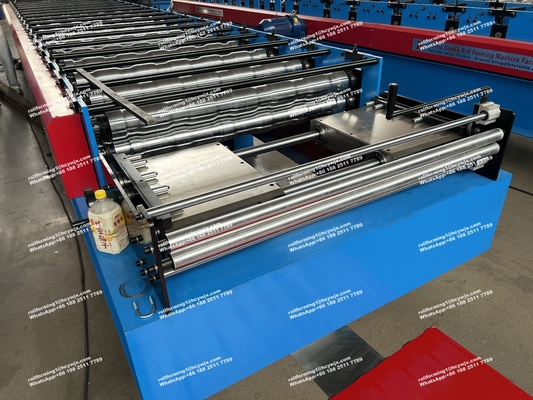 PPGI Matériau GI en acier couleur pour la machine de formage de rouleaux de tuiles vitrées