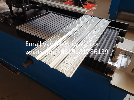 Machine de formage à rouleaux de porte à volets en acier de couleur 15 m/min
