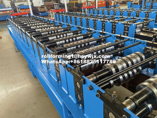 Petit pain trapézoïdal de feuille de toiture en métal formant le petit pain de panneau de toit de machine formant la machine
