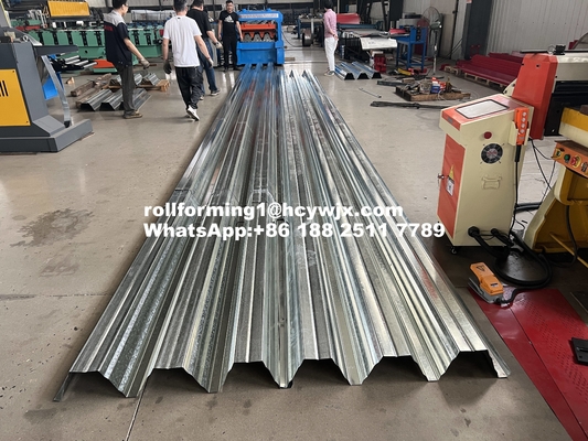 T153-40L-840 Machine de formage de rouleaux de revêtement de sol