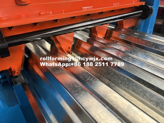 Machine de formage de rouleaux pour la construction de bâtiments T153-40L-840
