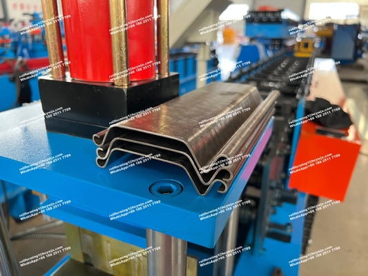 Machine de formage à rouleaux de porte à volets en acier personnalisée avec 14 stations