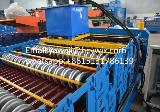 Machine de formage à rouleaux à double pont à chaîne pour une largeur de matériau de 1250 mm en peu de temps