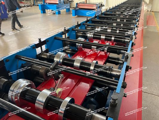 Machine de formage de rouleaux de panneaux muraux
