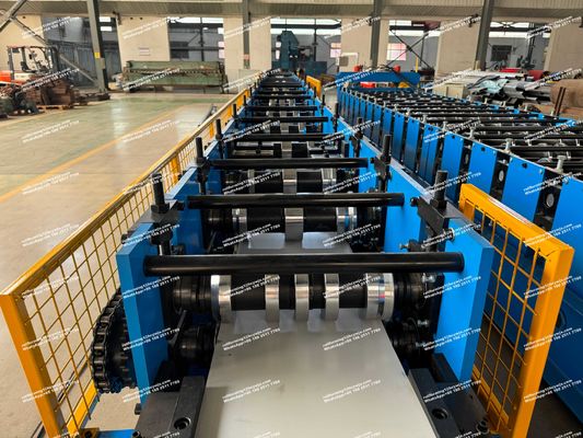 Machine de formage de rouleaux de gouttière de pluie de gouttière de pluie hydraulique de 100 mm ou de diamètre personnalisé
