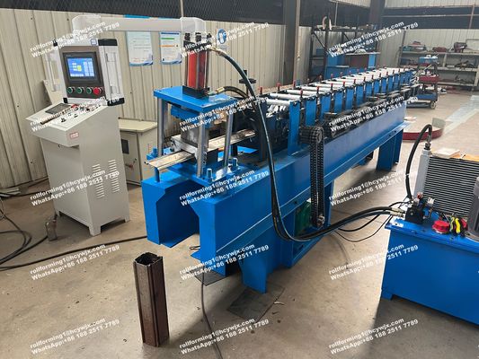 Machine de formage de rouleaux pour porte de garage