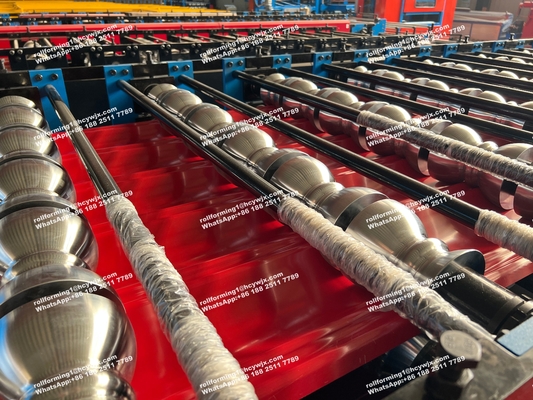 Petit pain de formation de double couche de 18 stations formant la machine pour des panneaux de mur de toit en métal