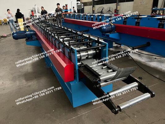 Machine de formage de rails de guidage pour porte de garage sectionnelle