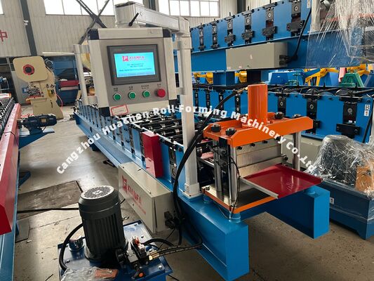 Machine de formage à froid pour panneaux muraux en acier