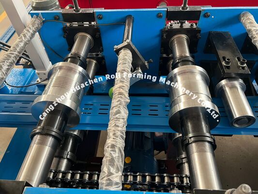 Machine de formage de rouleaux de panneaux muraux automatiques