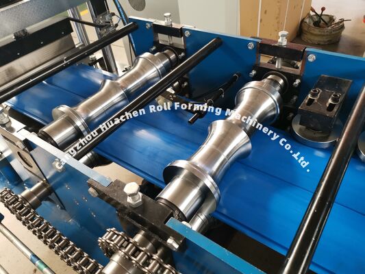 Machine à former des rouleaux à froid pour toits en acier