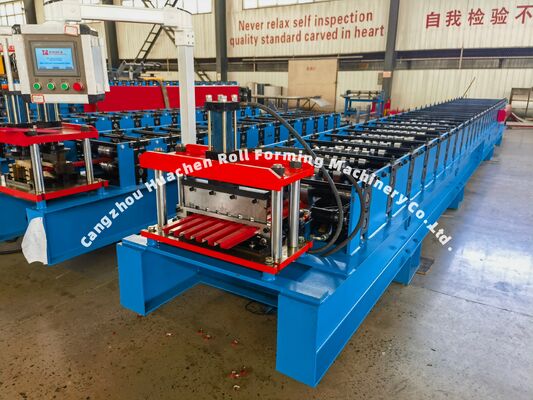 Machine de formage à froid de tôles métalliques