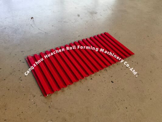 Machine de formage à froid de tôles métalliques