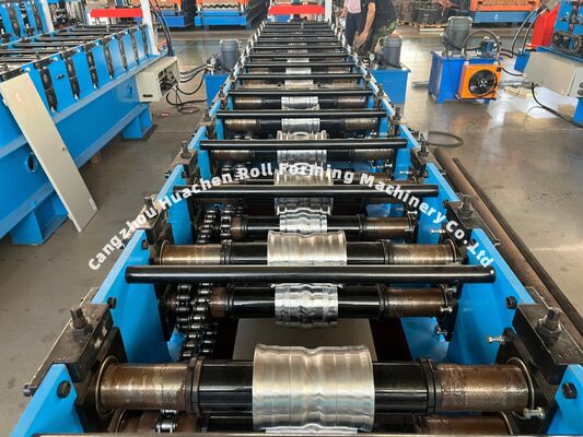 Machine à former des rouleaux à froid en acier