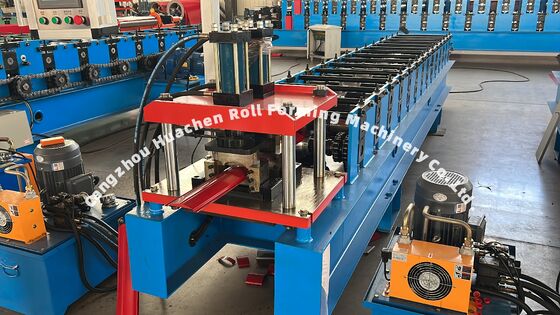 Machine à former des rouleaux à froid en acier