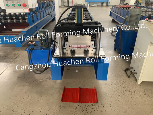 Une machine de fabrication de tuiles/machine de formage de panneaux de toit qui utilise le processus de laminage de bobines métalliques