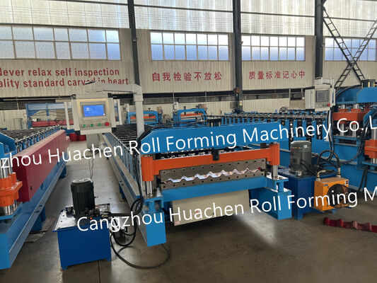 Fabrication de tôles de toit en acier standard et de panneaux muraux