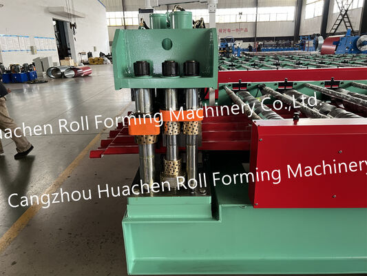 Machine de formage de panneaux de toiture de carreaux métalliques en acier à profilés à une seule couche