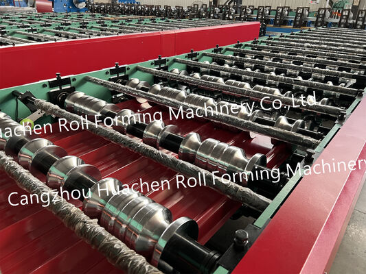 Machine de formage de panneaux de toiture de carreaux métalliques en acier à profilés à une seule couche