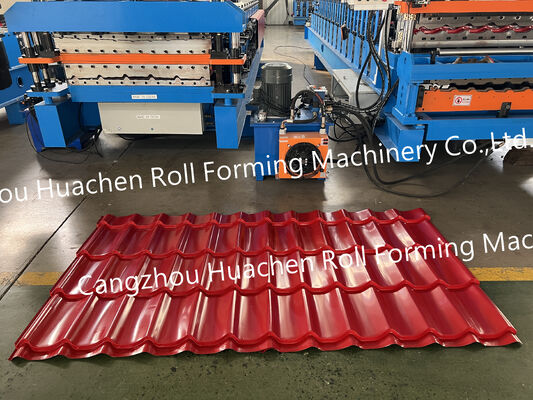 Machine automatique de formage de rouleaux de carreaux vitrés à double couche et de panneaux de toiture