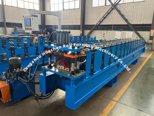 Machine de formage de rouleaux à capuche à crête métallique haute performance pour la production de toits industriels