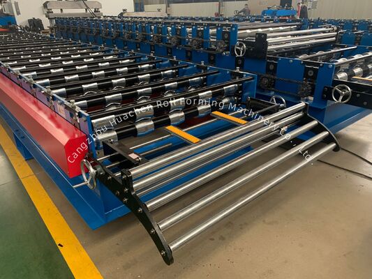 Machines de formage de tôles de panneaux de toiture et de panneaux muraux