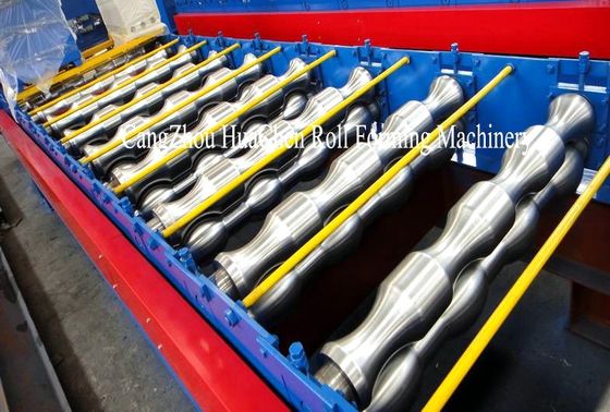 petit pain adapté aux besoins du client par 440V de double couche de profil de toit formant la machine pour le CE de toit