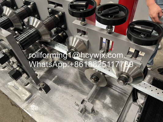 Cr12 angle en acier Keel Roll Forming Machine du coupeur 45#