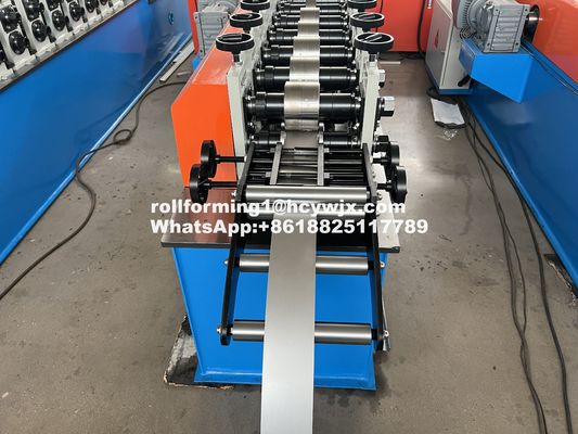 45 Machine de formage de rouleaux métalliques de plafond d'arbre en acier Système de commande PLC