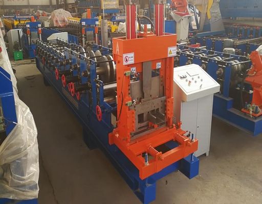 Petit pain galvanisé hydraulique automatique de courrier de C formant l'épaisseur de la machine 1.5-3mm