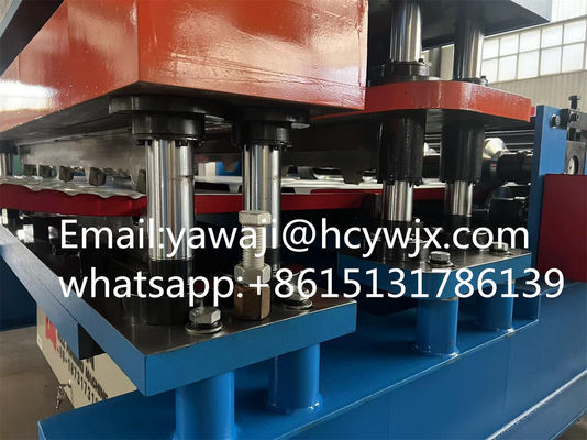 Machine de formage de rouleaux de toits métalliques pour la production à grande vitesse 15 m/min Diamètre de l'arbre 70 mm