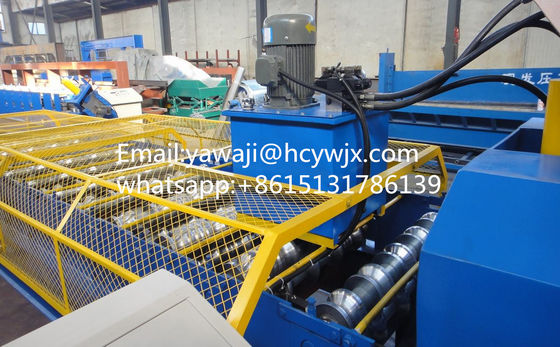 Machine de formage à rouleaux de carreaux de toiture vitrés de couleur trapézoïdale durable avec un diamètre d'arbre de 70 mm