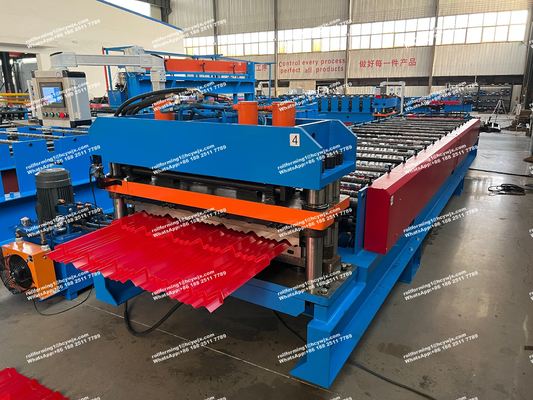 Machine de formage en rouleaux de panneaux de toiture de tuiles métalliques