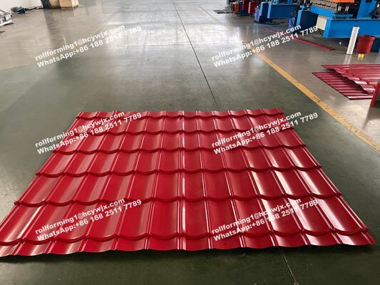 Machine de formage de rouleaux à double couche avec système de contrôle PLC à coupe hydraulique pour tuiles de toit d'une épaisseur de 0,3 à 0,6 mm