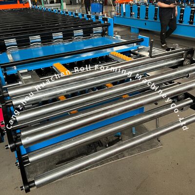 Machine de profilage à double couche pour toiture métallique avec une vitesse de 15 m/min, une épaisseur de 0,3-0,6 mm et un entraînement par chaîne