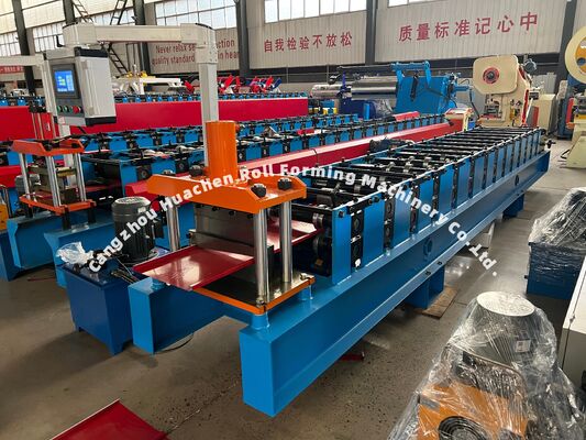 Machine de formage à froid pour panneaux muraux en acier