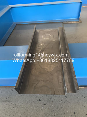 cadre de porte en acier faisant la machine